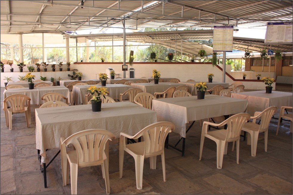 dining1.jpg